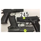 LOT OF 4 PLASTIC PROP PISTOLS LOT OF 4 PLASTIC PROP PISTOLS