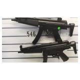 PAIR OF PLASTIC MP-5 PROP RIFLES PAIR OF PLASTIC MP-5 PROP RIFLES