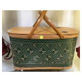 VINTAGE HAWKEYE MI8D-CENTURY WOVEN PICNIC BASKET