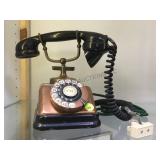 VINTAGE EUROPEAN LOBBY CRADLE PHONE