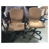 PAIR OF TAN ROLLING OFFICE CHAIRS