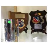 ARTILLERY SHELL MUG & 2 COMBAT PLAQUES