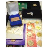 TRAY LOT OF FOREIGN COINAGE, COPPER SCORPIO TRAY LOT OF FOREIGN COINAGE, COPPER SCORPIO