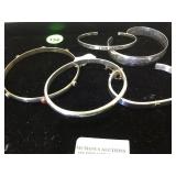 TRAY OF 5 STERLING CUFFS & BANGLE BRACELETS TRAY OF 5 STERLING CUFFS & BANGLE BRACELETS