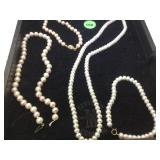 TRAY LOT OF PEARL NECKLACES & BRACELETS