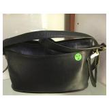 VINTAGE COACH BLACK LEATHER ZIP TOP SHOULDER BAG VINTAGE COACH BLACK LEATHER ZIP TOP SHOULDER BAG