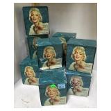 MARILYN MONROE TRADING CARDS WITH 1 DIAMOND CARD