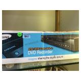 SAMSUNG DVD RECORDER IN BOX SAMSUNG DVD RECORDER IN BOX