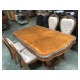 CARVED WOOD DINING TABLE WITH 2 LEAVES AND 4 CARVED WOOD DINING TABLE WITH 2 LEAVES AND 4