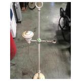 VINTAGE METAL LAMP STAND VINTAGE METAL LAMP STAND