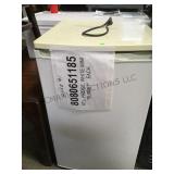 SUMMIT WHITE MINI FRIDGE SUMMIT WHITE MINI FRIDGE