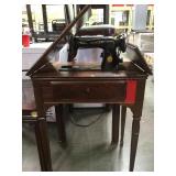 VINTAGE SINGER SEWING MACHINE IN CABINET VINTAGE SINGER SEWING MACHINE IN CABINET