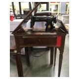 VINTAGE SINGER SEWING MACHINE IN CABINET