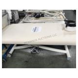 EARTHLITE CREAM COLORED MASSAGE TABLE