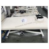 EARTHLITE CREAM COLORED MASSAGE TABLE