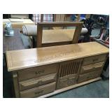 8 DRAWER DRESSER WITH A MIRROR