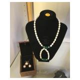 PEARL & GREEN GEMSTONE NECKLACE & BRACELET& PEARL PEARL & GREEN GEMSTONE NECKLACE & BRACELET& PEARL