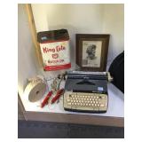 VINTAGE 'SMITH CORONA' TYPEWRITER, 'KING COLE' OIL VINTAGE 'SMITH CORONA' TYPEWRITER, 'KING COLE' OIL