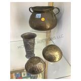19TH CENTURY BRASS & PEWTER PIECES 19TH CENTURY BRASS & PEWTER PIECES