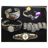 TRAY OF NATIVE AMERICAN CUFF'S & A BROOCH TRAY OF NATIVE AMERICAN CUFF'S & A BROOCH