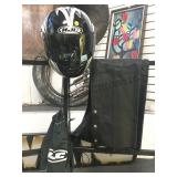 HJC MOTORCYCLE HELMET SIZE M AND LEATHER CHAPS HJC MOTORCYCLE HELMET SIZE M AND LEATHER CHAPS
