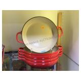 5 LE CREUSET BAKING PANS 5 LE CREUSET BAKING PANS