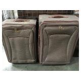 PAIR OF 'LONDON FOG' SUITCASES PAIR OF 'LONDON FOG' SUITCASES