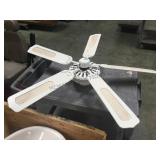 THE HAMPTON BAY FAN CO. WHITE CEILING FAN THE HAMPTON BAY FAN CO. WHITE CEILING FAN