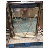 MIRRORED OBELISK BASE WITH CRATE MIRRORED OBELISK BASE WITH CRATE