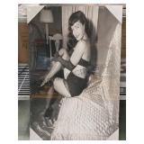 BETTY PAIGE PRINT ON CANVAS 2X MONEY BETTY PAIGE PRINT ON CANVAS 2X MONEY