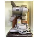 REVERE 8  MOVIE PROJECTOR, MODEL P-90, W/CASE