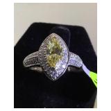 14K GOLD RING WITH YELLOW GEMSTONE, SIZE 6