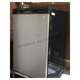 FRIGIDAIRE MINI FRIDGE