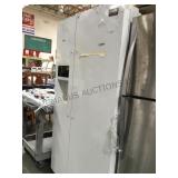 FRIDAIRE GALLERY SIDE/SIDE FRIDGE FREEZER (NEW)