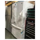 GE  DOUBLE DOOR FRIDGE W/BOTTOM FREEZER (NEW)