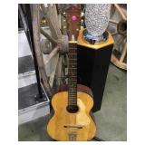 TRUTONE ACOUSTIC GUITAR