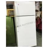 GE REFRIGERATOR, ICE COLD & WORKING