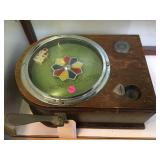 ANTIQUE LUCKY STRIKE COUNTERTOP GAMBLING MACHINE