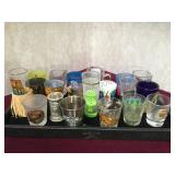 TRAY LOT OF COLLECTIBLESHOT GLASSES
