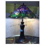 STAINED GLASS TIFFANY STYLE TABLE LAMP