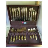 FARBERWARE FLATWARE W/ CHEST