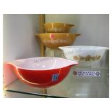 SET OF PYREX NESTNG BOWLS