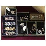 TRAY OF FASHION JEWELRY, BRACELETS, KEYCHAINS