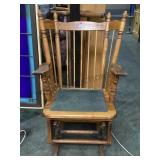 GLIDER ARM CHAIR