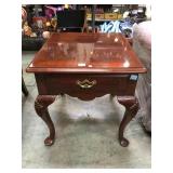 THOMASVILLE SIDE TABLE