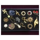 TRAY LOT OF ASSORTED FASHION PINS