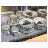 TOTALLY TODAY CHRISTMAS DISHWARE