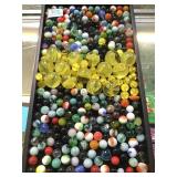 TRAY LOT OF VINTAGE MARBLES