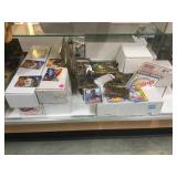 LOT OF SPORTS TRADNG CARDS