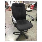 BLACK CLOTH ROLLING OFFICE CHAIR